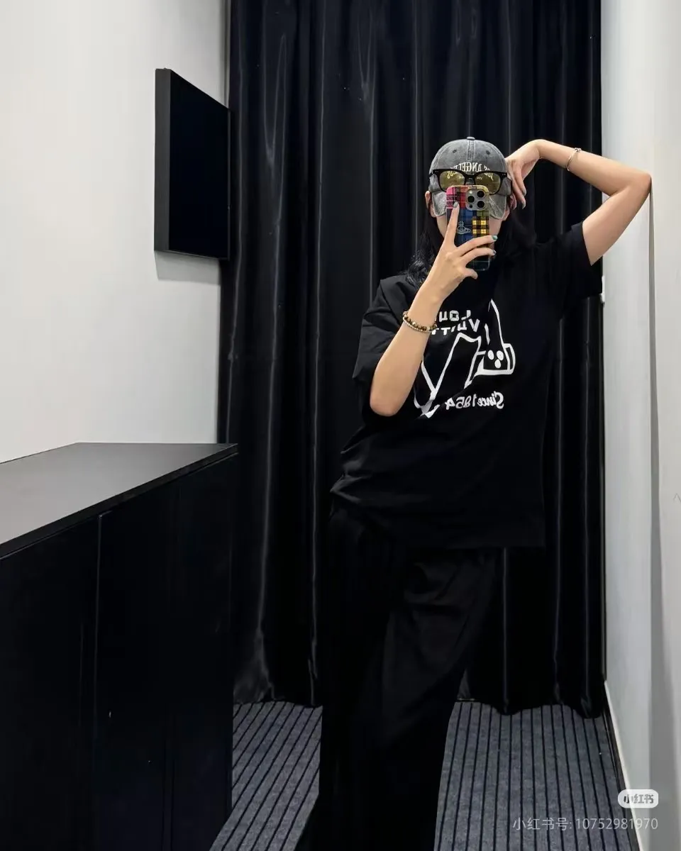 Louis Vuitton/ logo